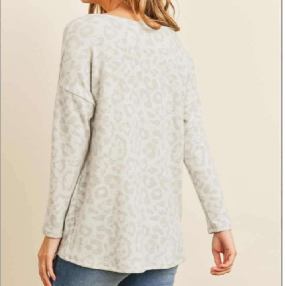 Animal Print, Twist Front Top - Picture 9 of 10